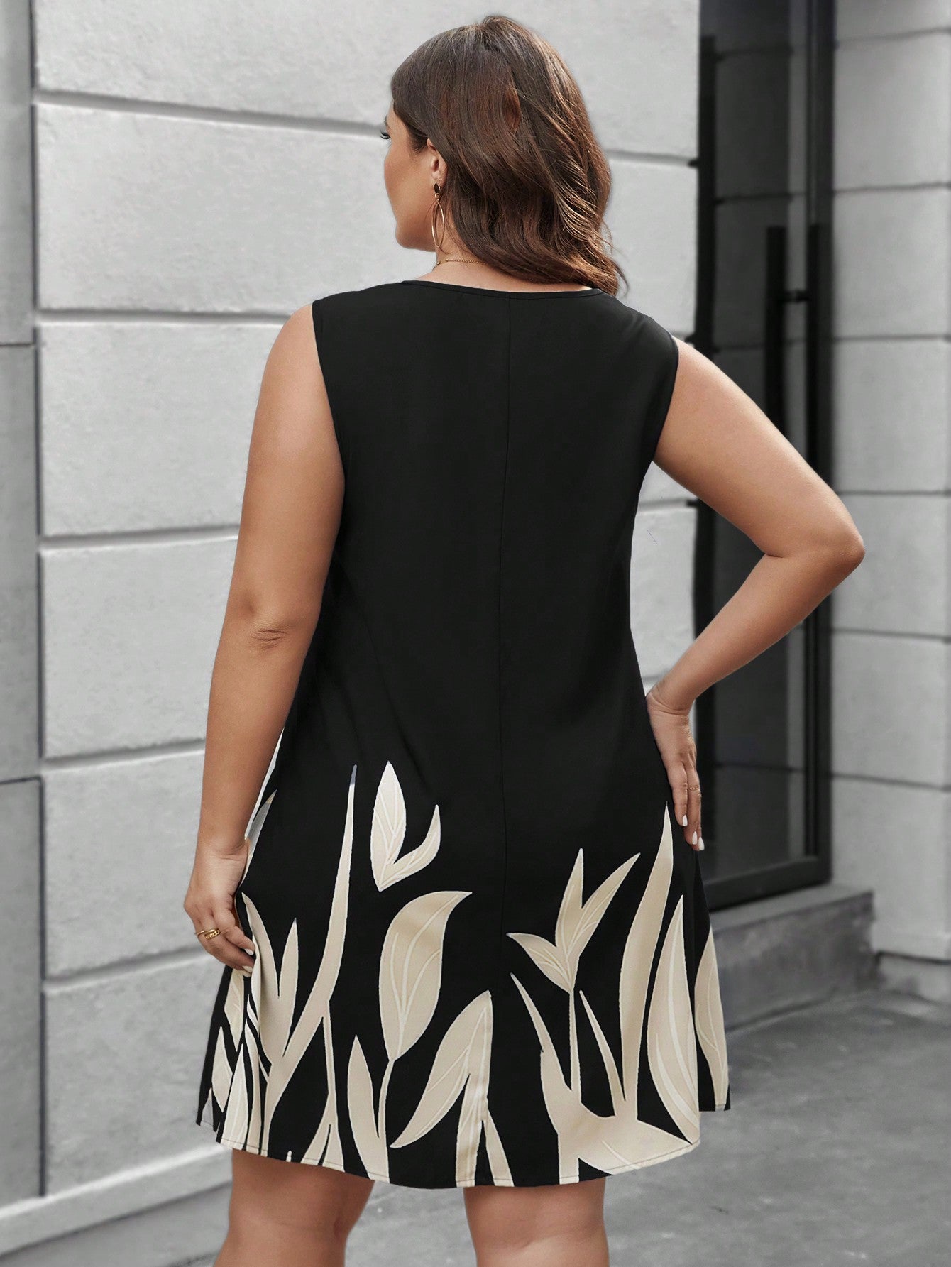 Vestido Sem Mangas Plus-Size Estampado De Planta - Tiffani Moda Feminina