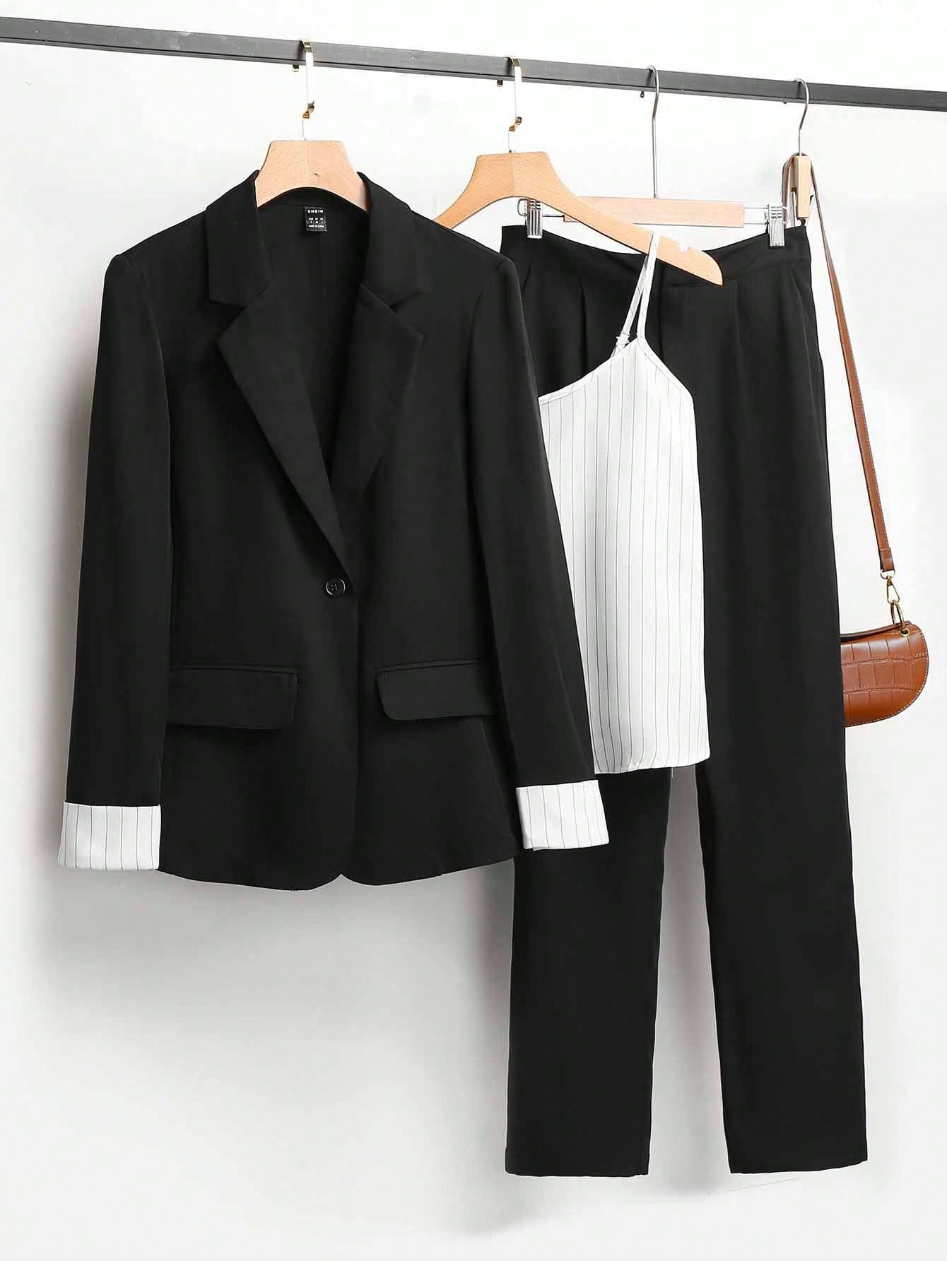 Conjunto de 3 peças composto por Blazer, Camisete e Calça Skinny
