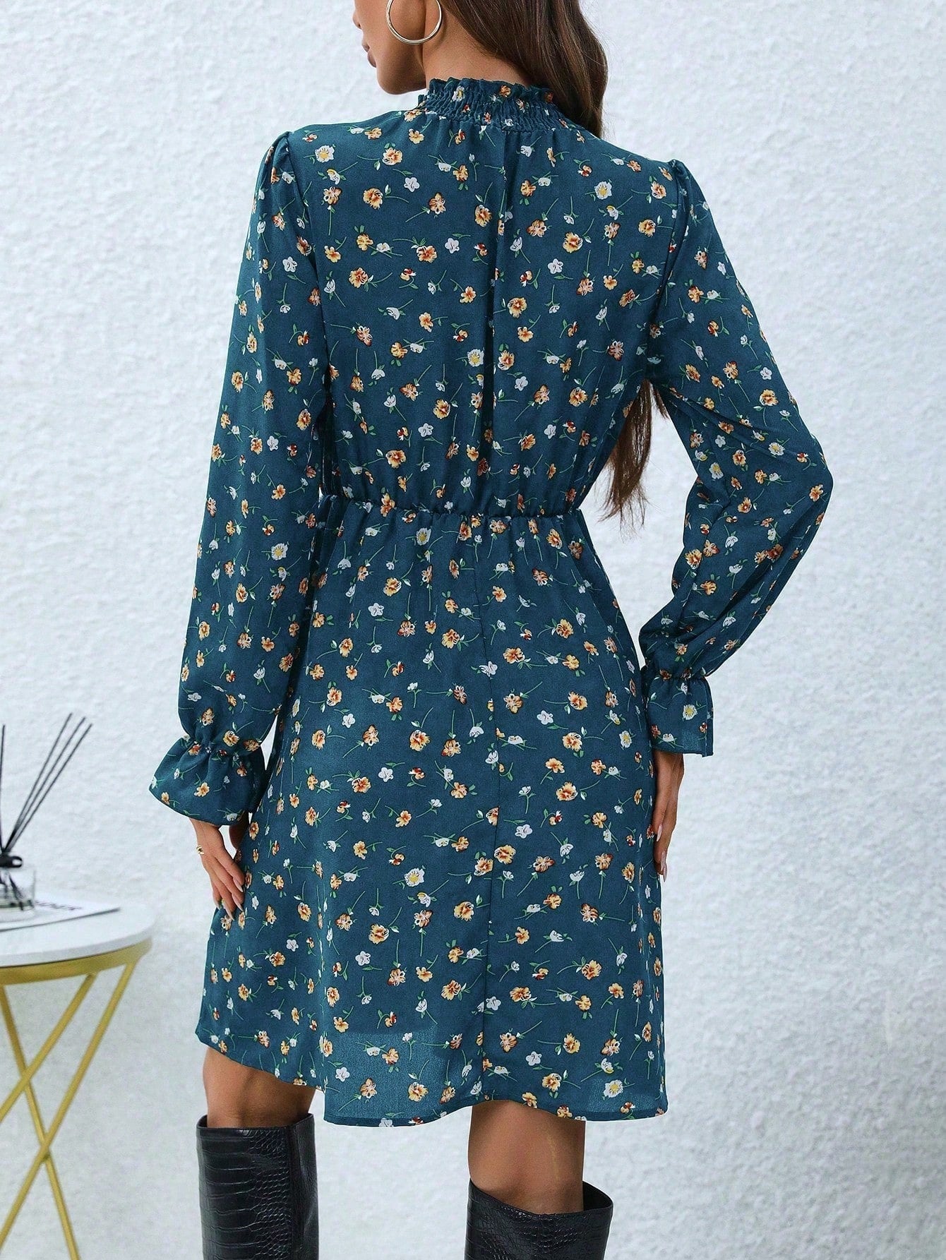 Vestido Elegância Flor de Outono de Manga Longa