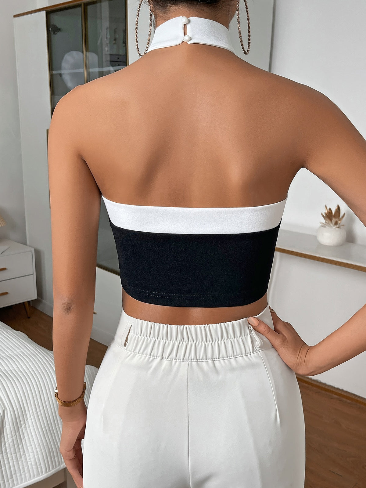 Cropped Prime Larissa