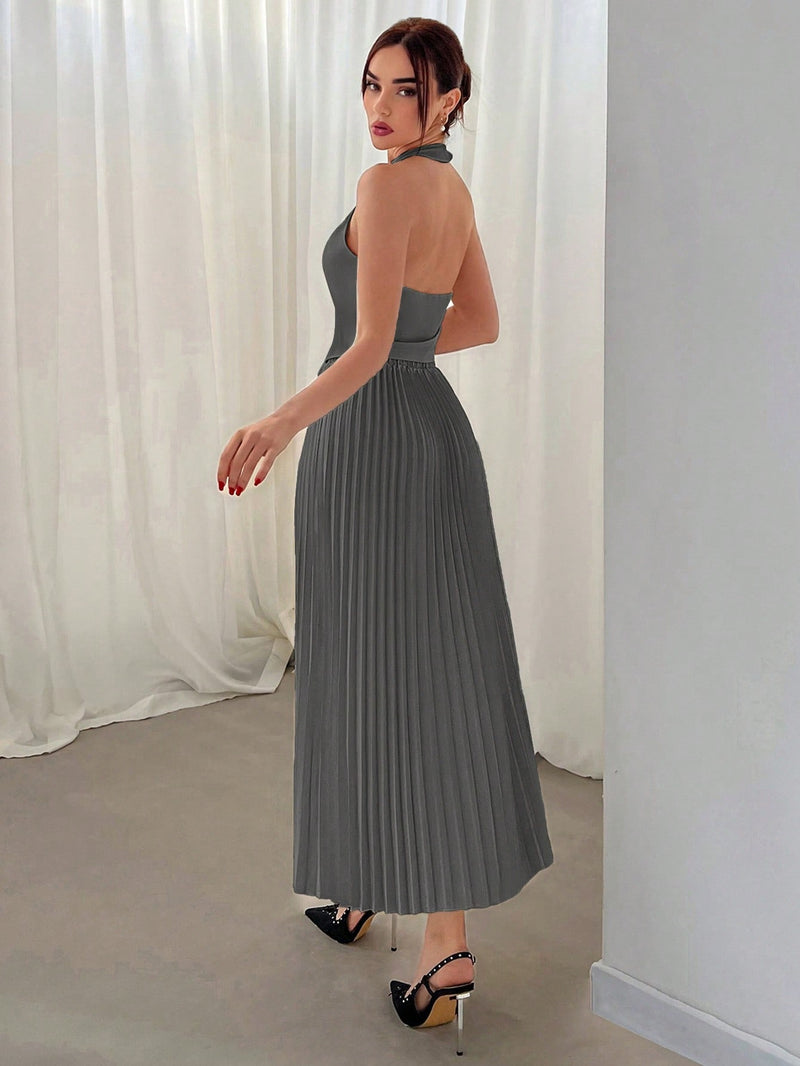 Colete Elegância e Saia Plissada