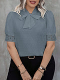Blusa Emily Plus Size De Manga Curta Com Renda E Laço Na Gola - Tiffani Moda Feminina