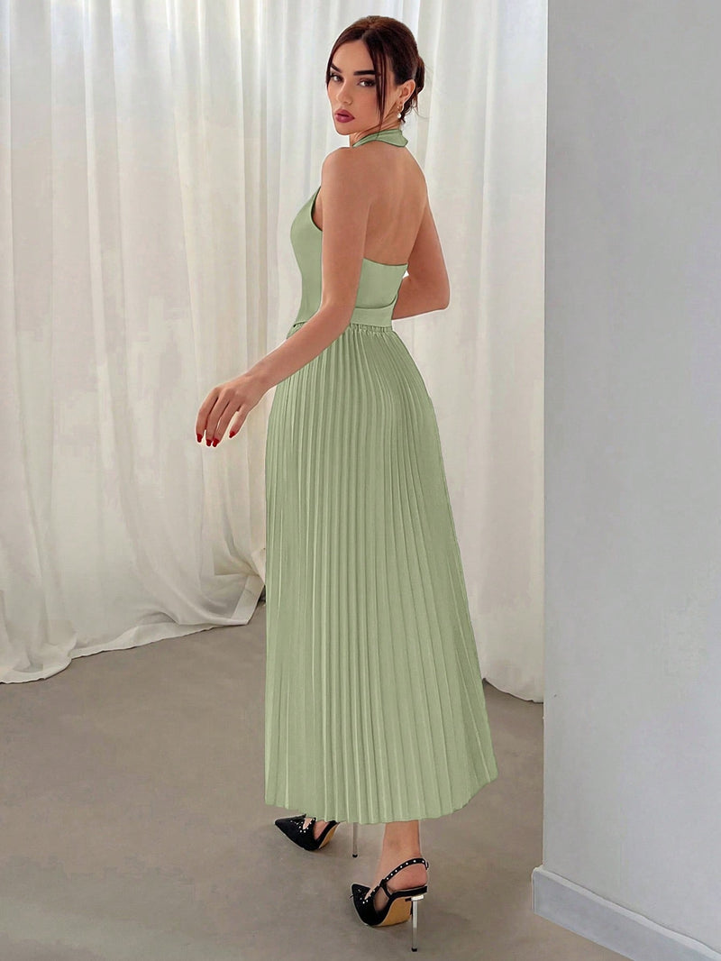 Colete Elegância e Saia Plissada