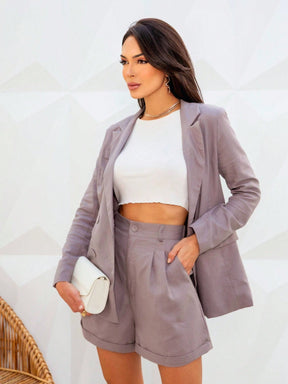 Conjunto Moderninha Alfaiataria de Linho com Blazer e Shorts