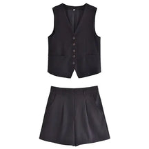 Conjunto Tiffani short médio e colete em alfaiataria