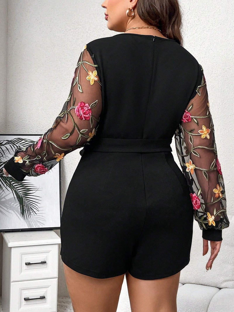 Macacão Floris  Preto com Detalhe na Manga