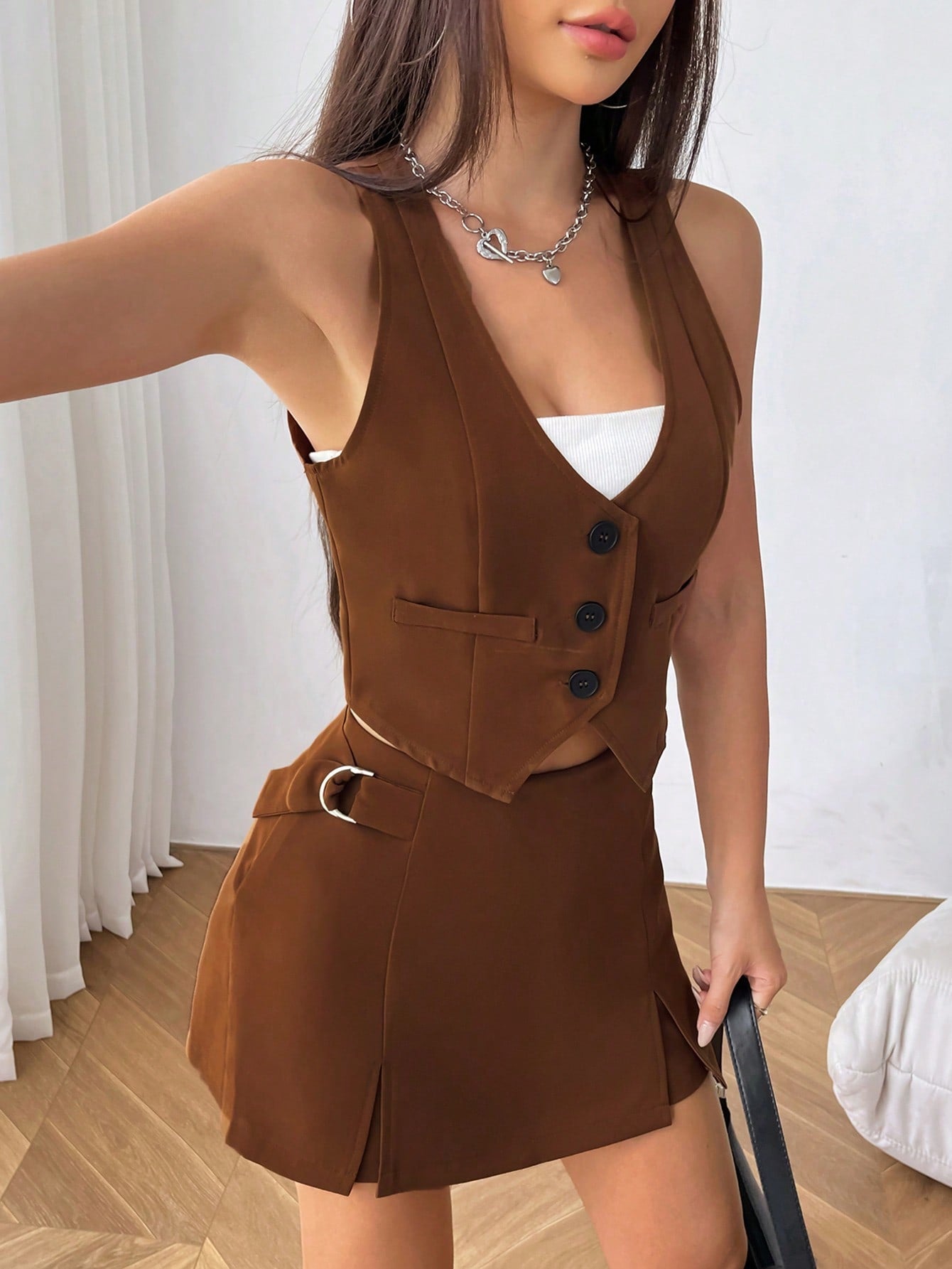 Conjunto Pamela Colete com Botão Frontal e Saia