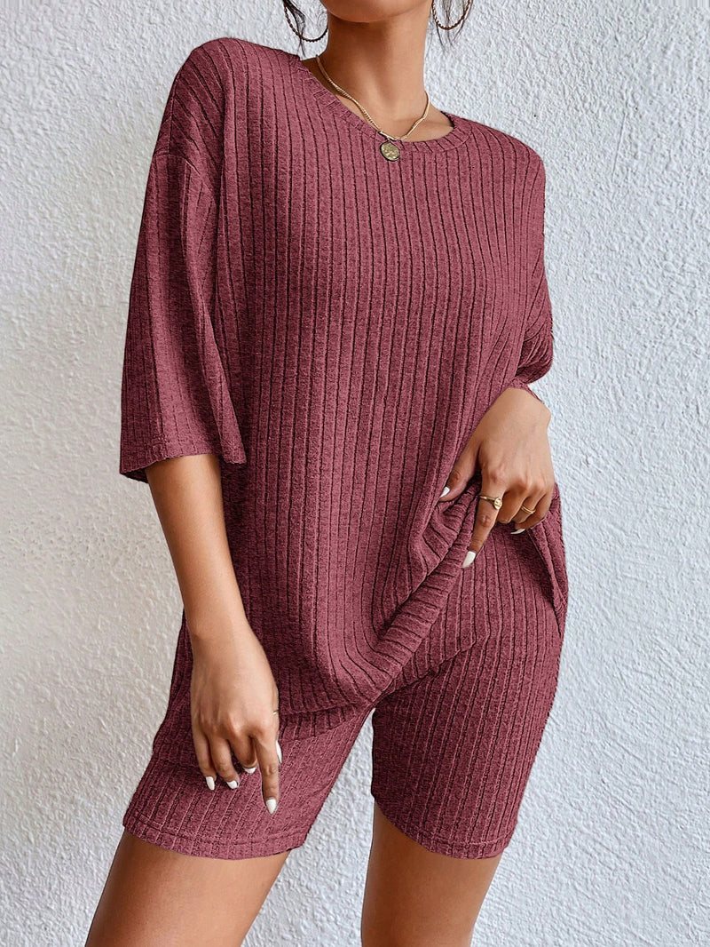 Conjunto Blusa e Bermudas de Malha canelada