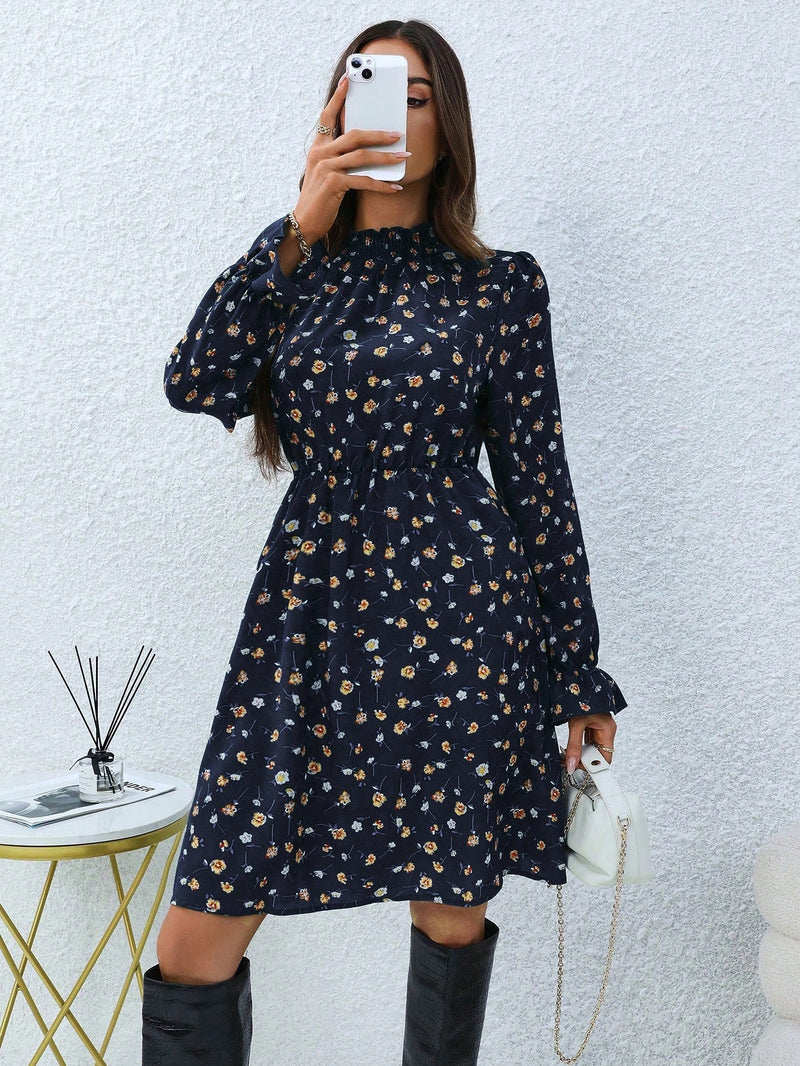 Vestido Elegância Flor de Outono de Manga Longa
