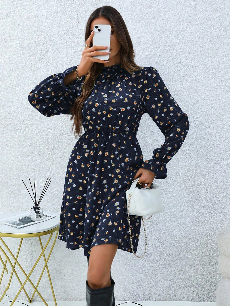 Vestido Elegância Flor de Outono de Manga Longa