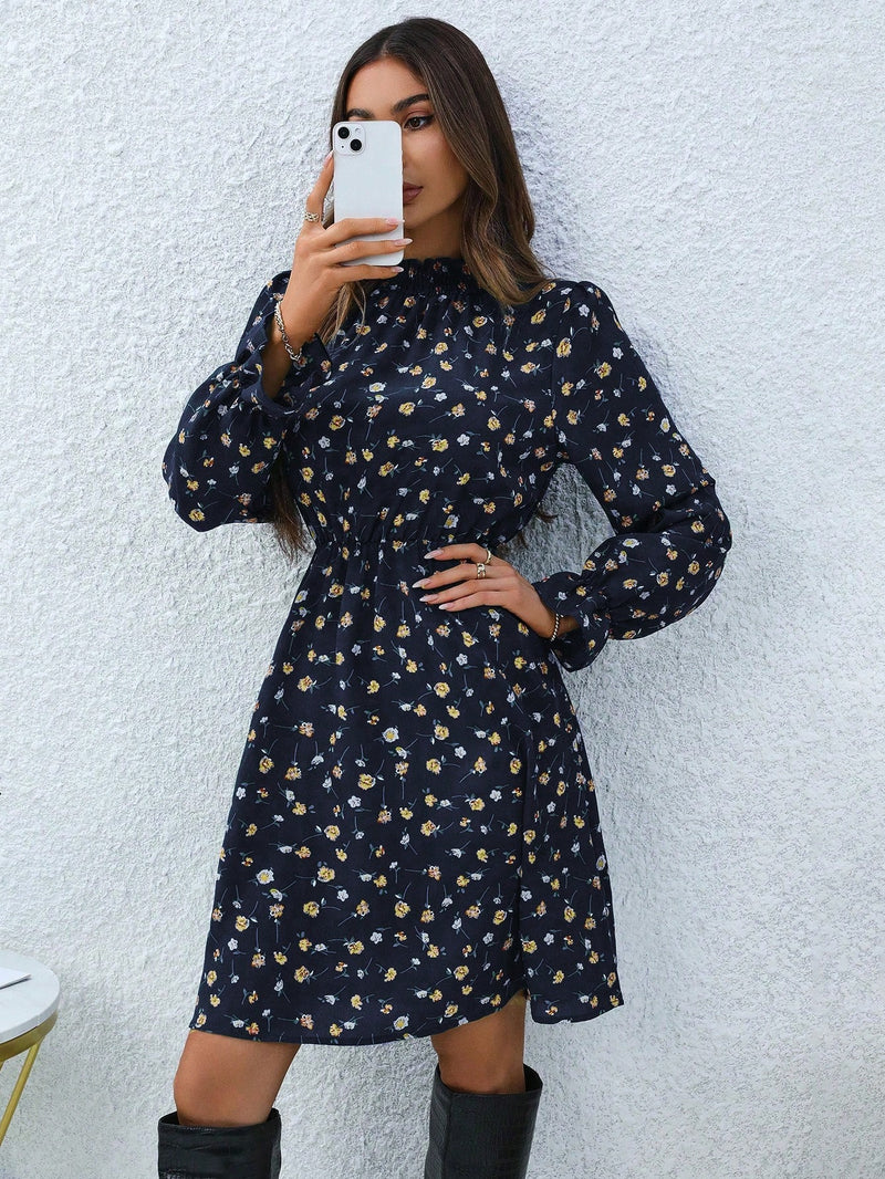 Vestido Elegância Flor de Outono de Manga Longa