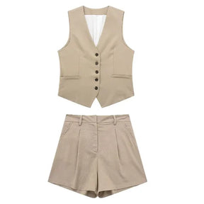 Conjunto Tiffani short médio e colete em alfaiataria